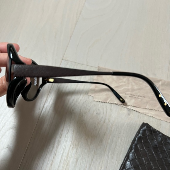 Brand new Bottega Veneta sunglasses - Picture 3 of 3